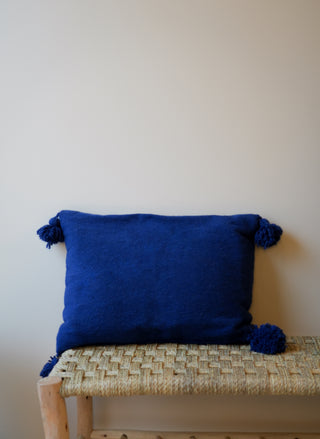 Coussin pompons - Bleu roi